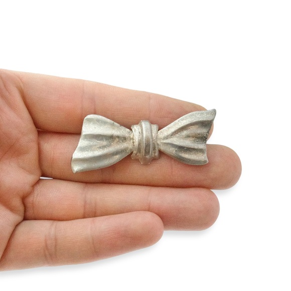 Vintage Bow Brooch Silver Tone Bow Tie Ribbon Pin - Picture 3 of 4